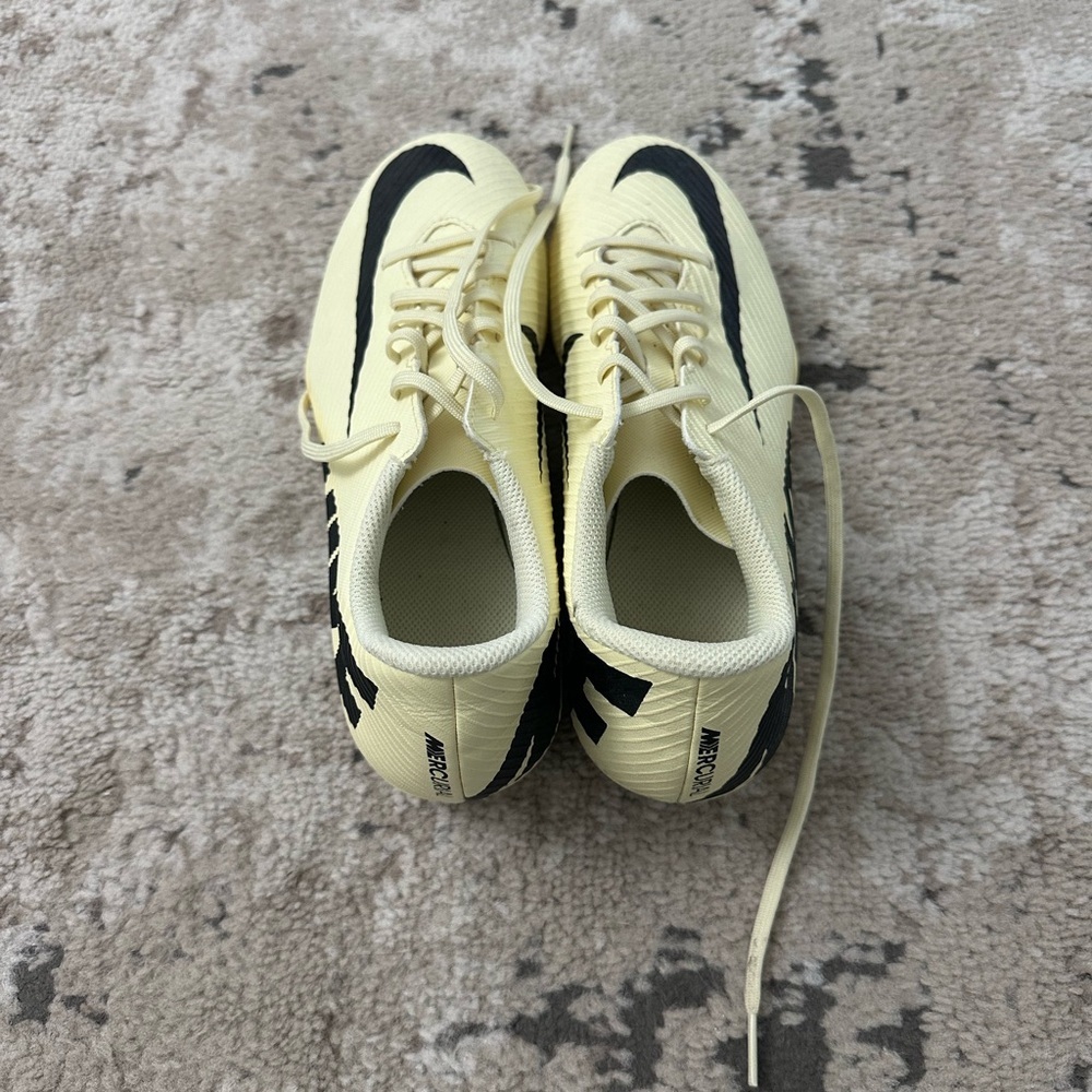 Men's Size 8 Nike Mercurial Zoom Vapor 15 Club FG Lemonade Cleats - Picture 3 of 7